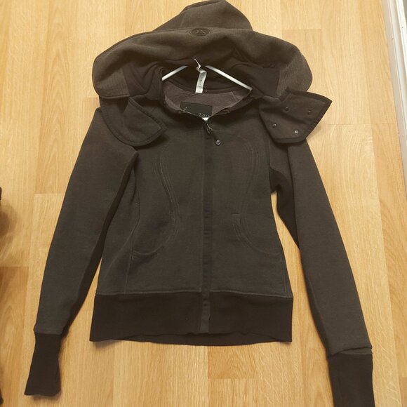 lululemon athletica Tops - Lululemon Hiver 2013 Black Scuba Hoodie - Special Edition